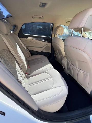 VIN: 5NPE34AF5HH499013 Auction: COPART Lot: 59736313 Location: CA - VAN NUYS 5NPE34AF5HH499013 HYUNDAI SONATA 2017 WHITE Photo 6