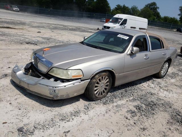 2003 Lincoln Town Car Signature