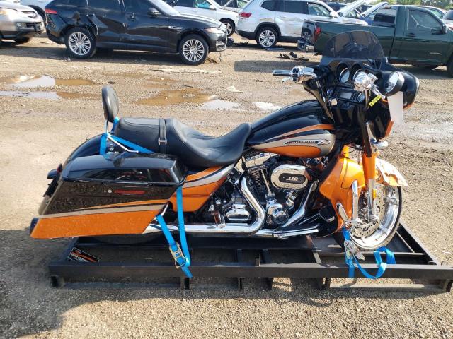 2011 HARLEY-DAVIDSON FLHXSE2 - 1HD1PZ814BB959831