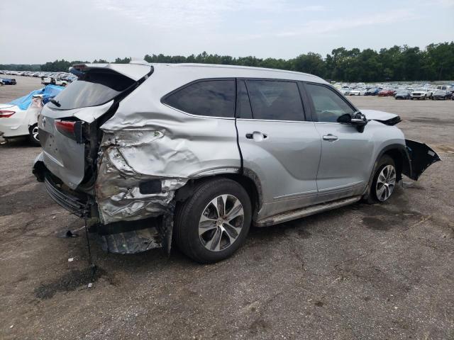 VIN 5TDGZRAH7NS124767 2022 Toyota Highlander, Xle no.3