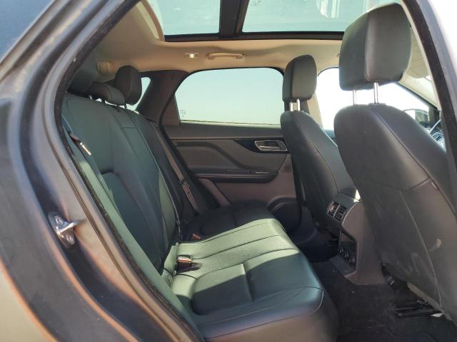 SADCJ2BN8HA088403 Jaguar F-pace Premium
