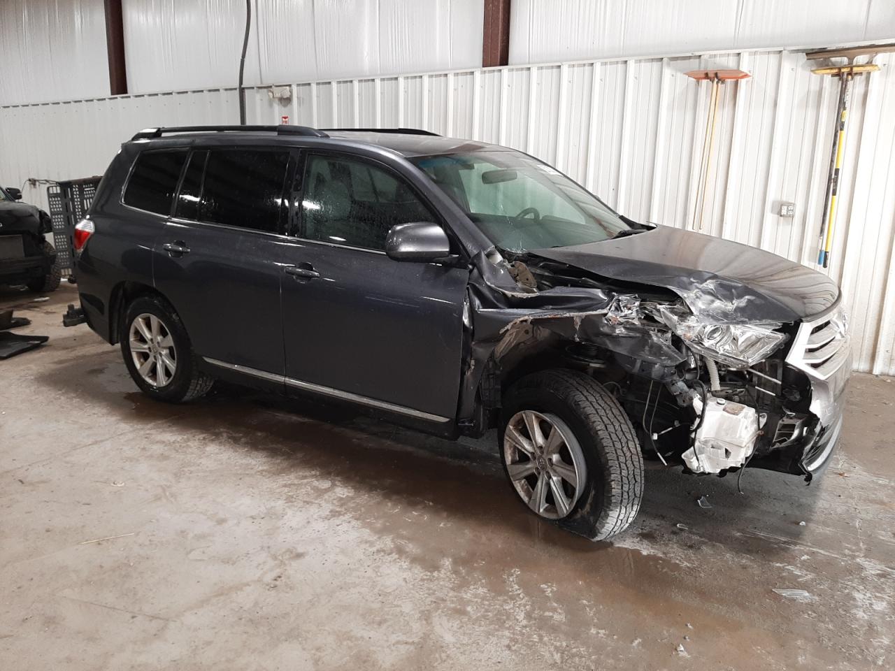 5TDBK3EH0BS045667 2011 Toyota Highlander Base