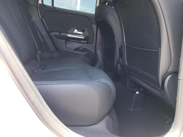 W1N4N4GB2NJ371608 Mercedes-Benz GLA 250