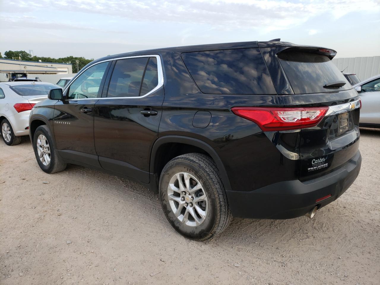 1GNERFKW0MJ122705 Chevrolet Traverse L 2