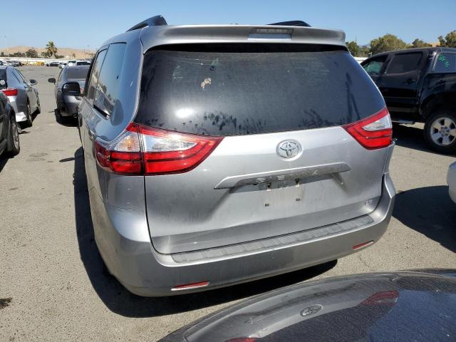 5TDKZ3DC9HS857902 Toyota SIENNA LE