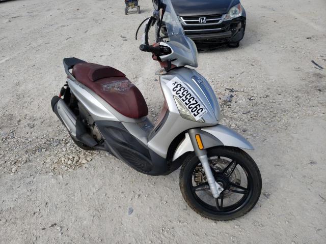 2013 PIAGGIO MOTORCYCLE - ZAPM690T205001091