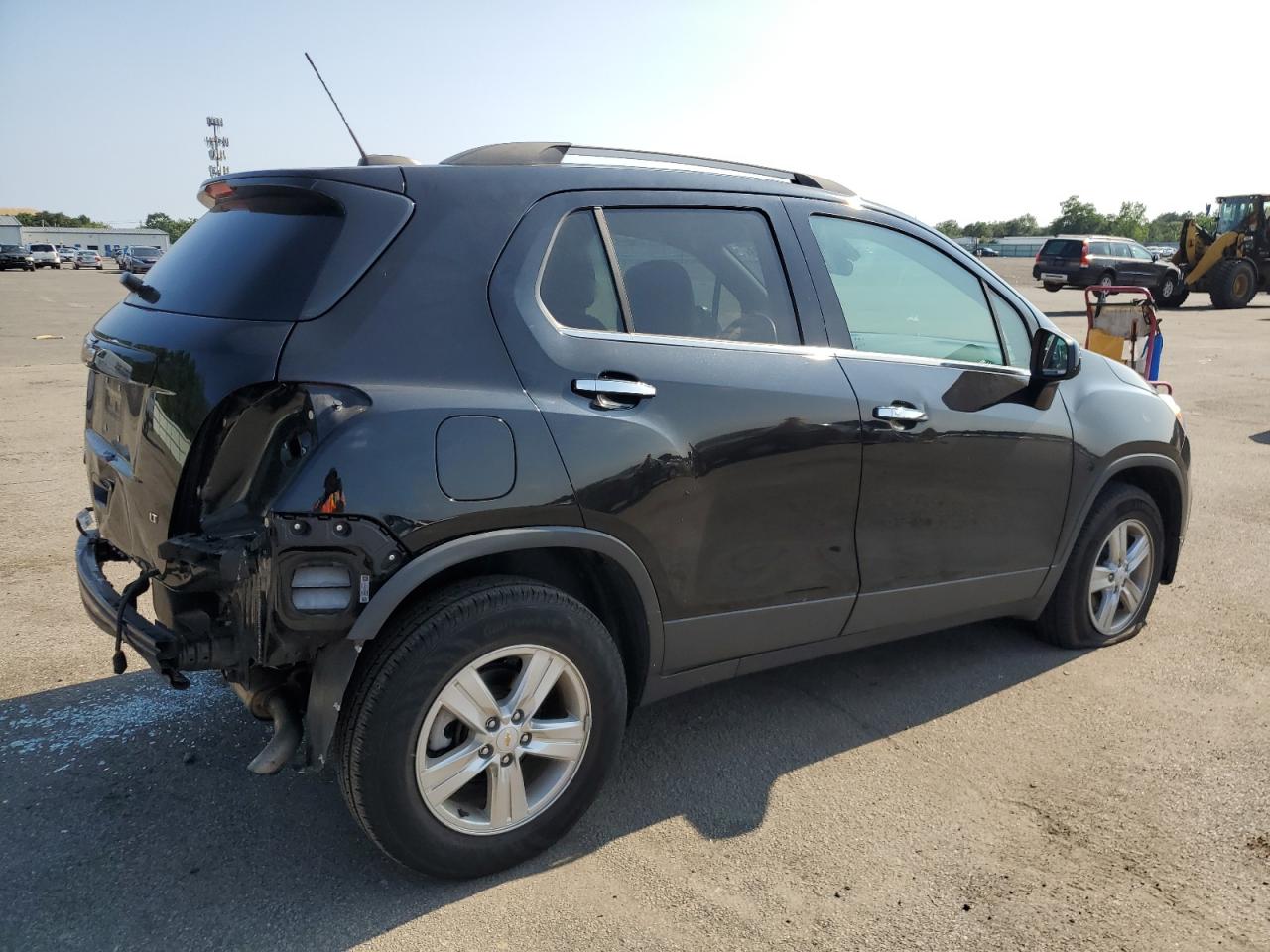 KL7CJPSB3LB061589 Chevrolet Trax 1LT 3