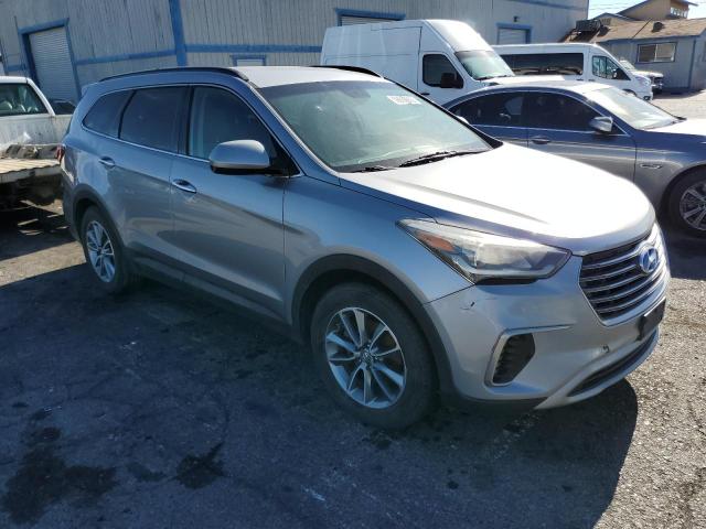 KM8SMDHFXHU200932 Hyundai Santa Fe Se