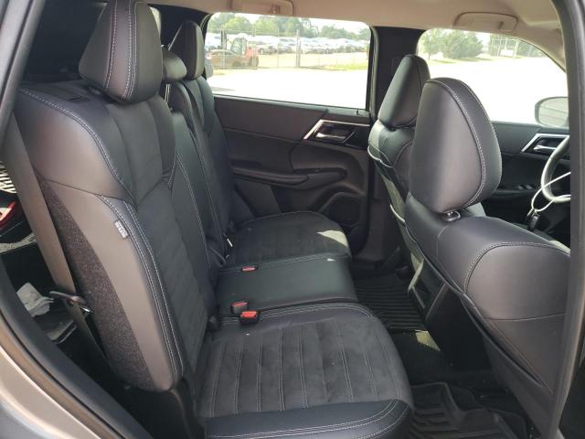 JA4J3UA80NZ048246 Mitsubishi Outlander Se