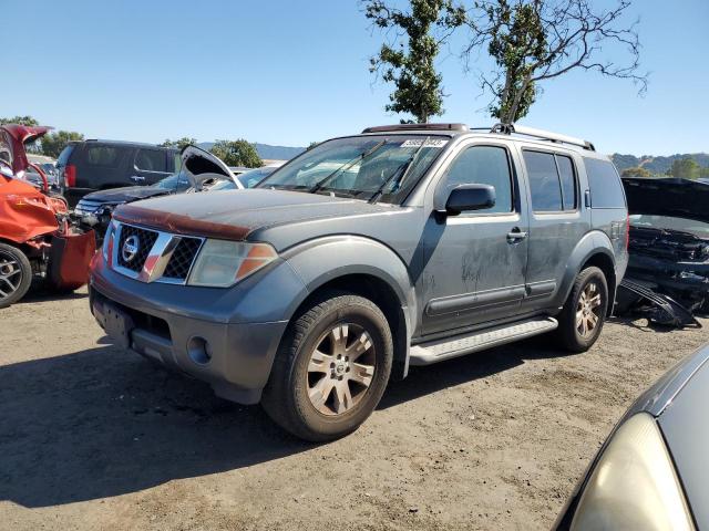 2005 Nissan Pathfinder LE