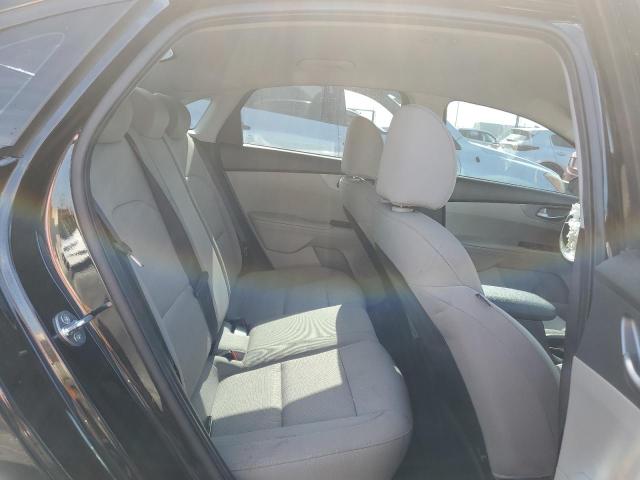 3KPF24AD5ME403837 KIA FORTE FE