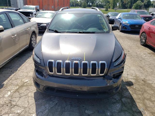 1C4PJLCB6GW273770 Jeep Cherokee Latitude