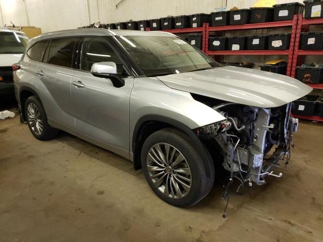 VIN 5TDFZRBH7LS039225 2020 Toyota Highlander, Platinum no.4