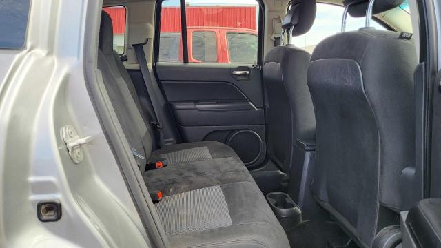 1C4NJDBB3FD183372 Jeep Compass Sport