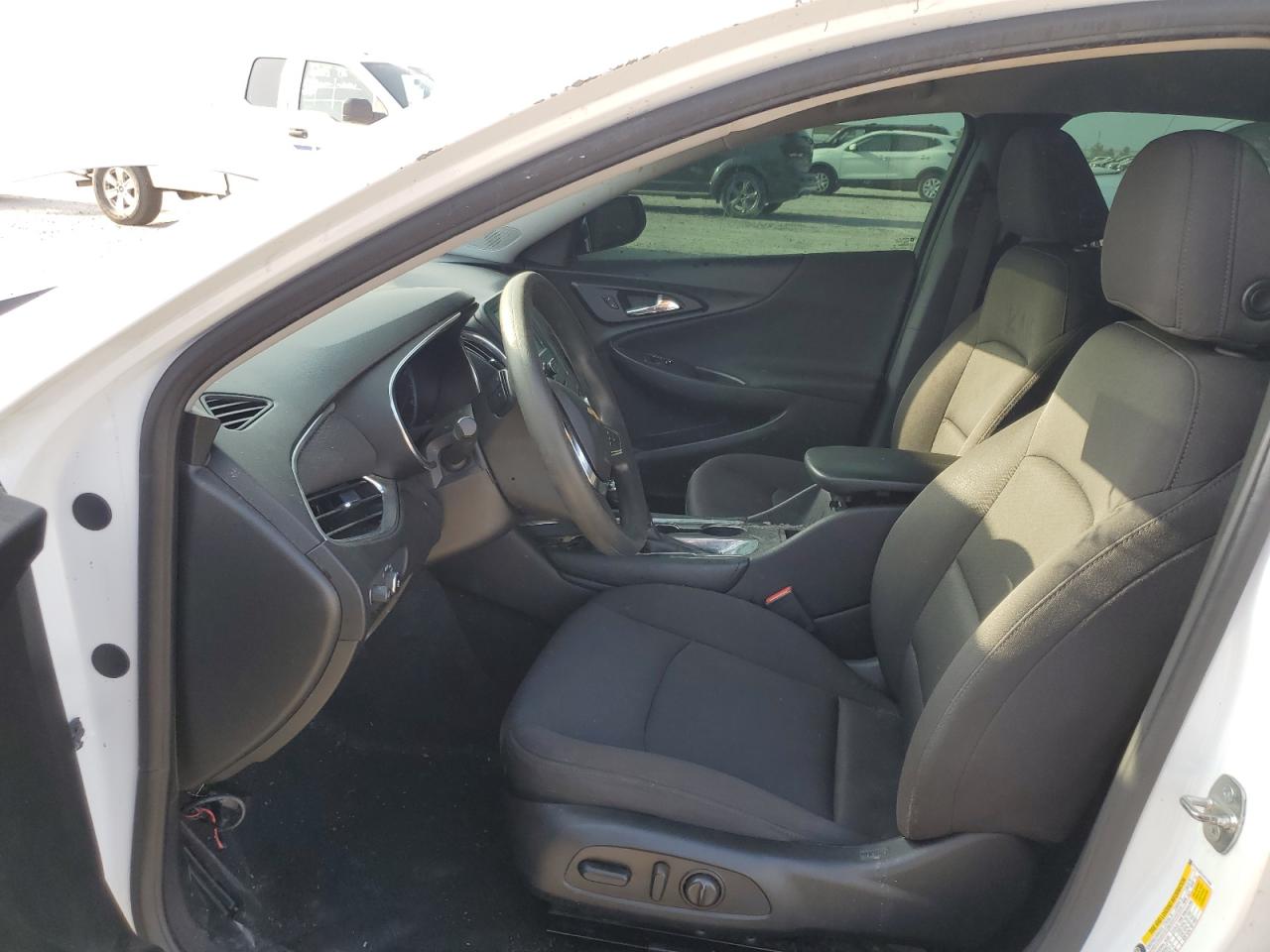 VIN: 1G1ZD5ST8JF273999 2018 CHEVROLET MALIBU