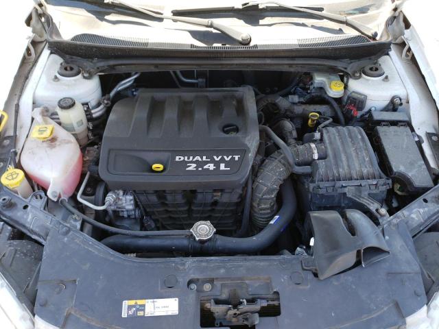 1C3CCBAB8EN206598 Chrysler 200 LX