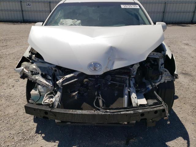 5TDYK3DCXFS586070 Toyota SIENNA XLE