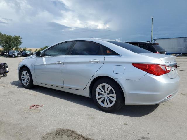 VIN: 5NPEB4AC0CH499017 Auction: COPART Lot: 60565663 Location: FL - ORLANDO SOUTH 5NPEB4AC0CH499017 HYUNDAI SONATA 2012 GRAY Photo 2