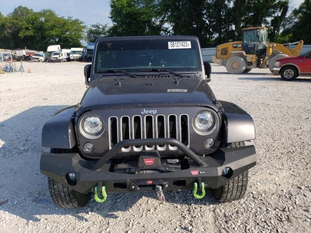 1C4BJWEG3HL738268 Jeep Wrangler Unlimited Sahara