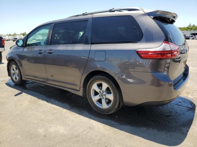 5TDKZ3DC5JS940104 Toyota SIENNA LE