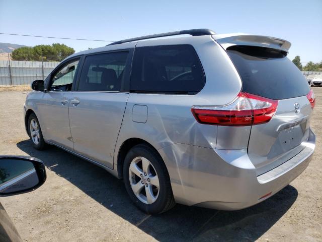 5TDKZ3DCXHS888477 Toyota SIENNA LE