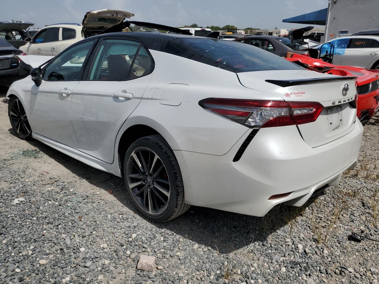 4T1B61HKXKU240876 Toyota Camry XSE 2