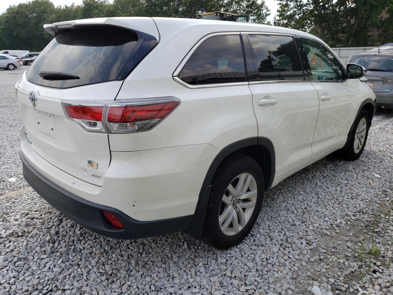 5TDBKRFH5GS259823 2016 Toyota Highlander Le