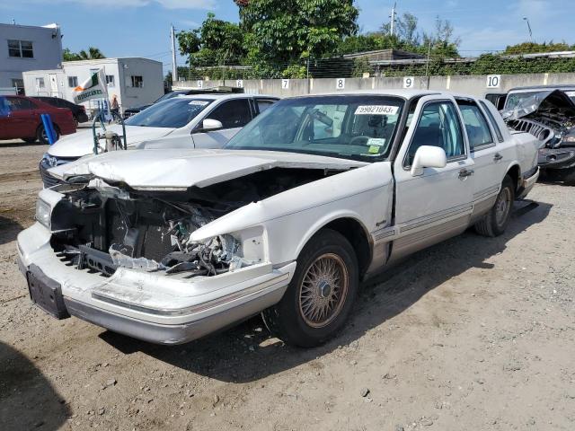 1997 Lincoln Town Car Signature