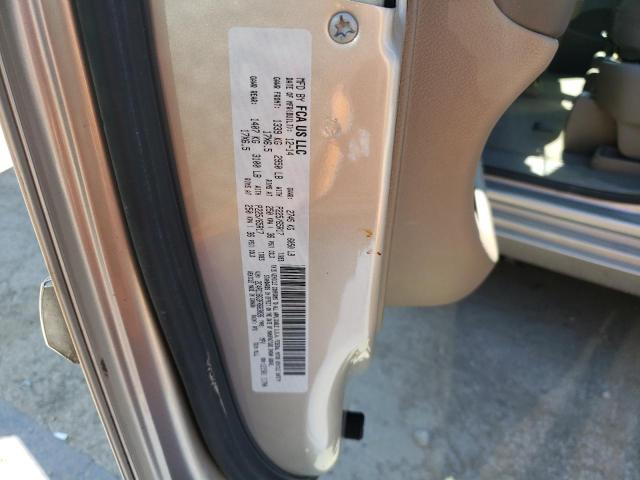 2015 CHRYSLER TOWN & COU - 2C4RC1BG3FR663026
