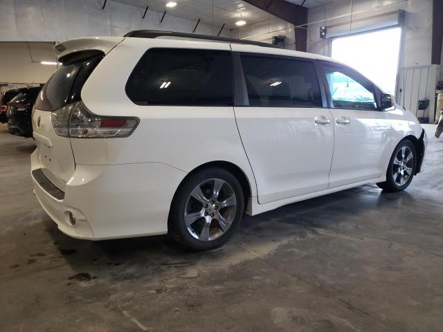 5TDXK3DC7BS127200 2011 TOYOTA SIENNA, photo no. 3