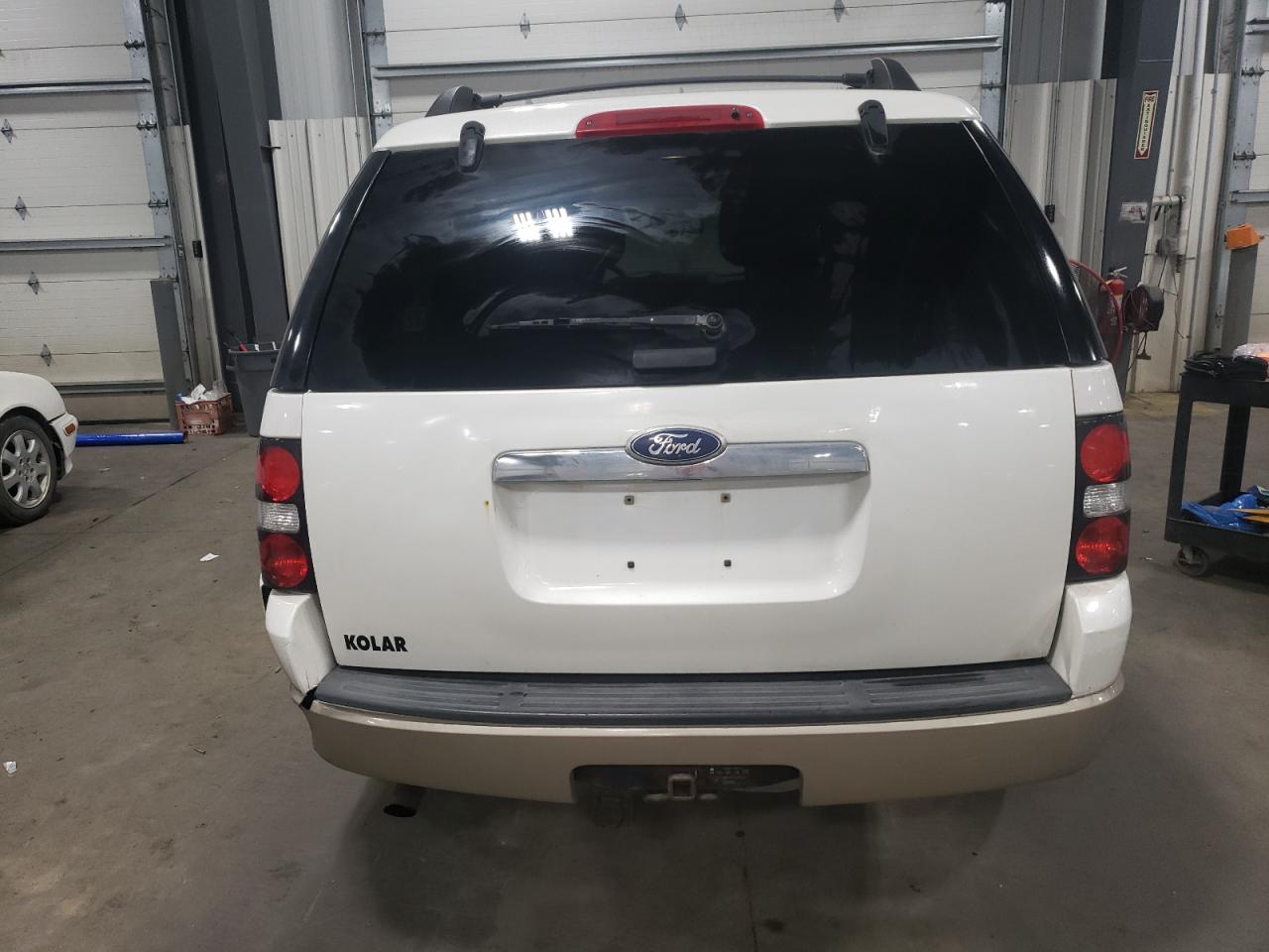 1FMEU7EE2AUA78356 2010 Ford Explorer Eddie Bauer
