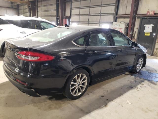 3FA6P0HD5KR172305 Ford Fusion SE 3