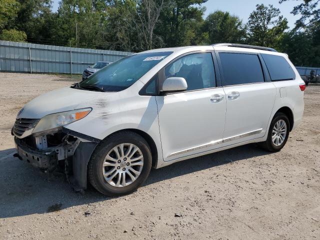 2017 Toyota Sienna XLE