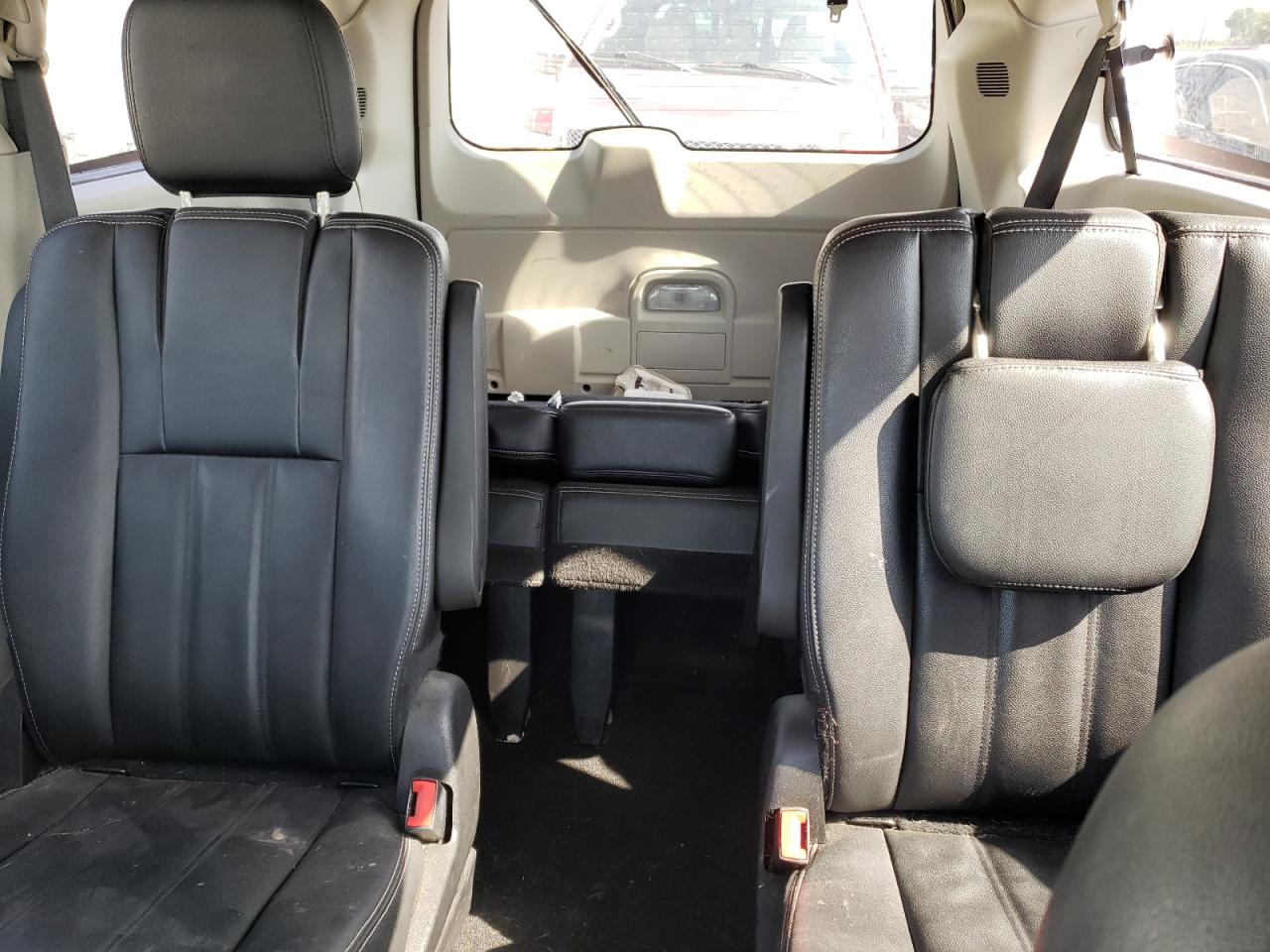 2C4RC1AG3GR113666 2016 Chrysler Town & Country Lx