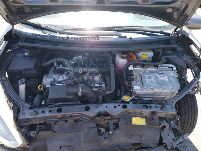 JTDKDTB34F1580975 Toyota PRIUS C