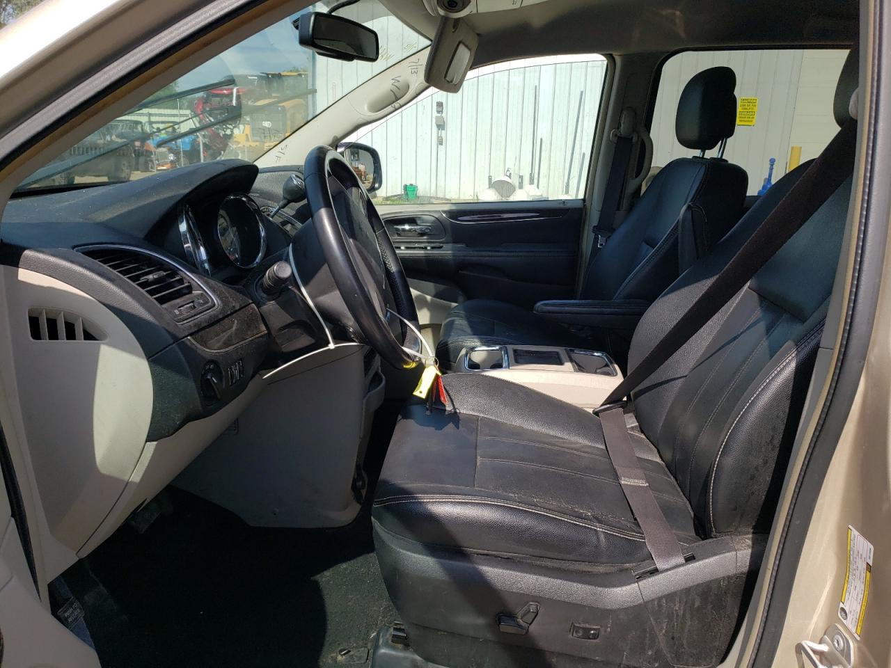 2C4RC1AG3GR113666 2016 Chrysler Town & Country Lx