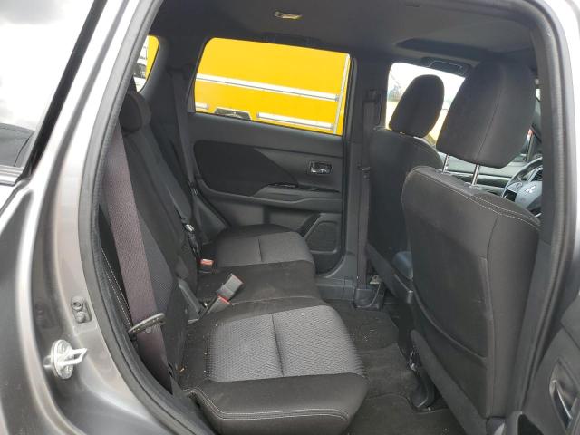 JA4AD3A31JZ047113 Mitsubishi Outlander Se