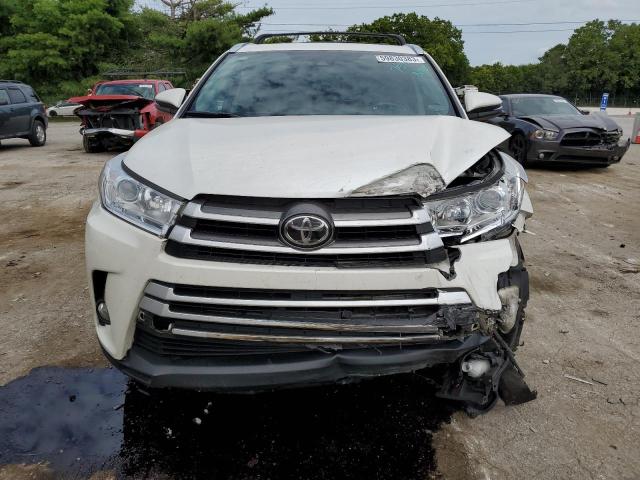 VIN 5TDJZRFH3HS427516 2017 Toyota Highlander, SE no.5