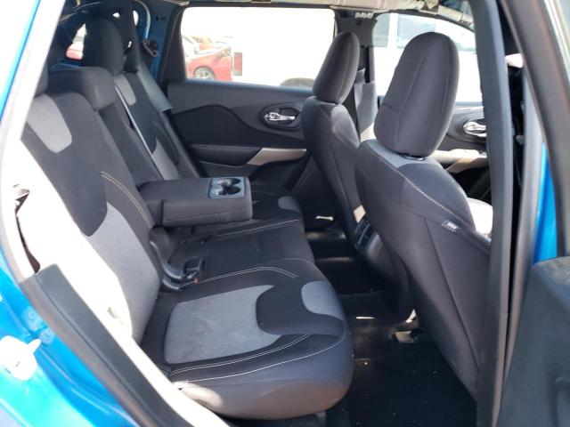 1C4PJMAS8HW587270 Jeep Cherokee Sport