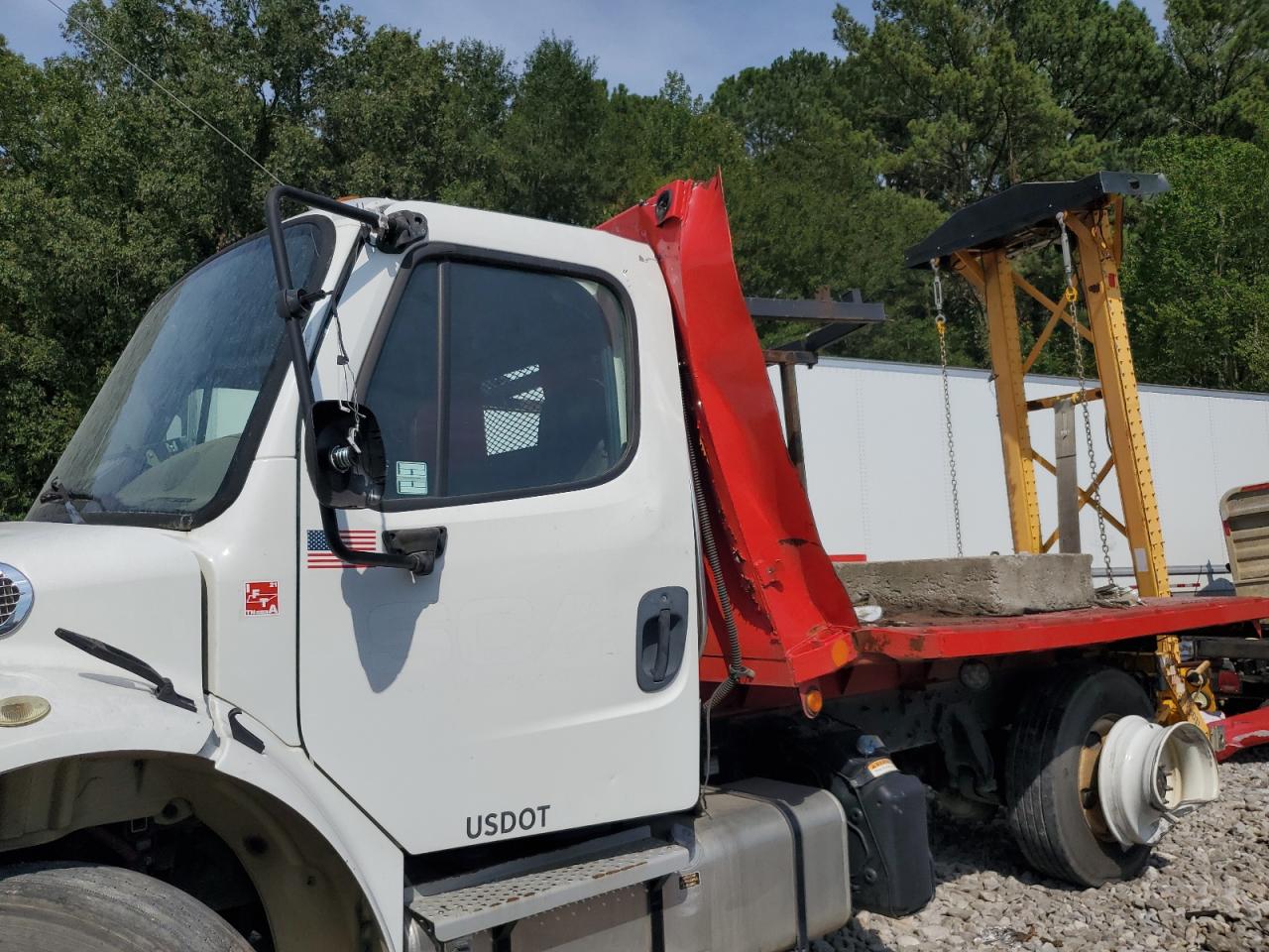 Lot #2928023398 2016 FREIGHTLINER M2 106 MED