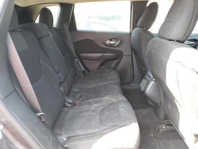 1C4PJLCB6GW273770 Jeep Cherokee Latitude