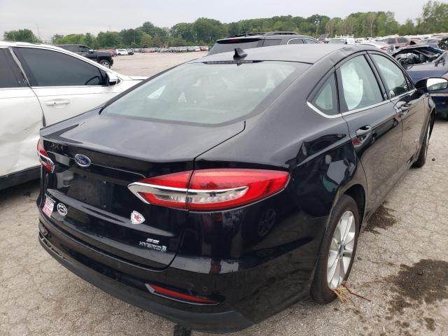 3FA6P0LU2KR261739 Ford Fusion SE 3