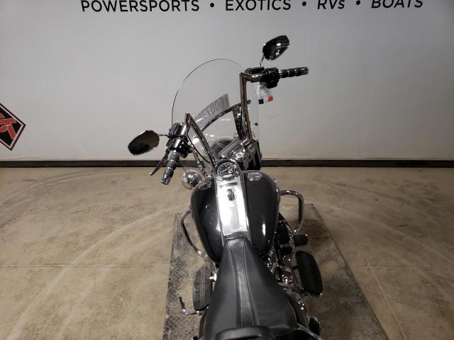 2019 HARLEY-DAVIDSON FLHR - 1HD1FBC11KB656863