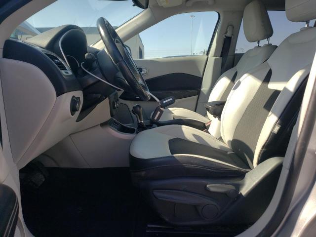 3C4NJCBB2JT240819 Jeep Compass Latitude