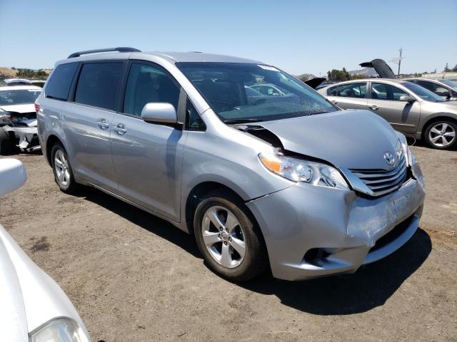 5TDKZ3DCXHS888477 Toyota SIENNA LE