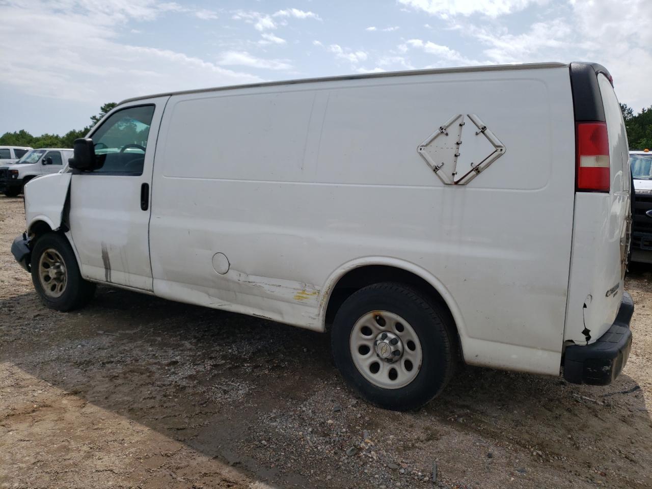 1GCSGAFX5B1125913 2011 Chevrolet Express G1500