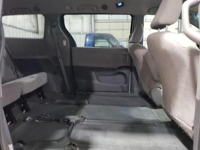 5TDZZ3DC8HS885754 Toyota SIENNA