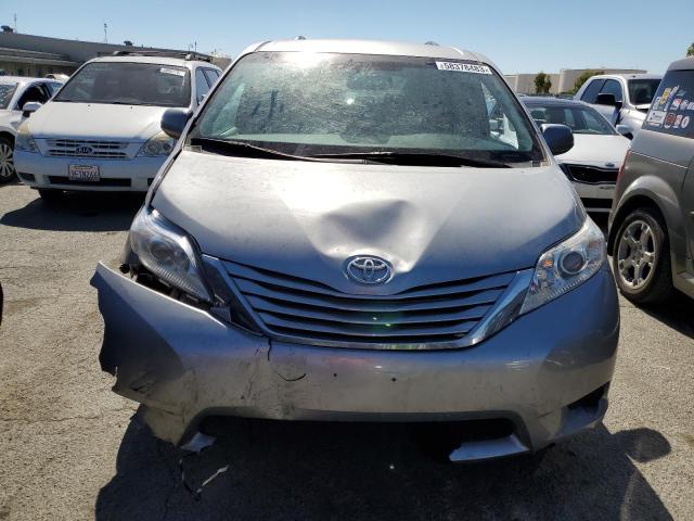 5TDKZ3DC9HS857902 Toyota SIENNA LE
