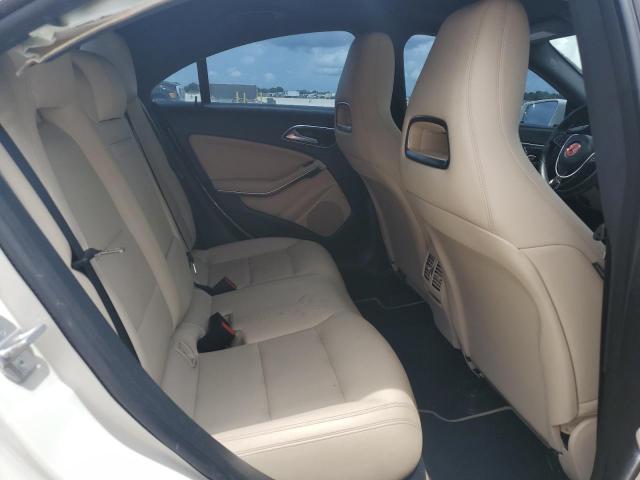 WDDSJ4GBXJN585667 Mercedes-Benz CLA 250 4MATIC