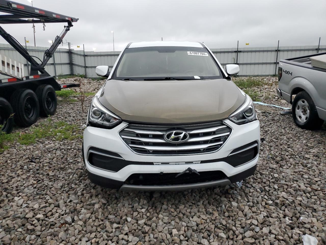 2018 Hyundai Santa Fe Sport vin: 5NMZT3LB8JH100409